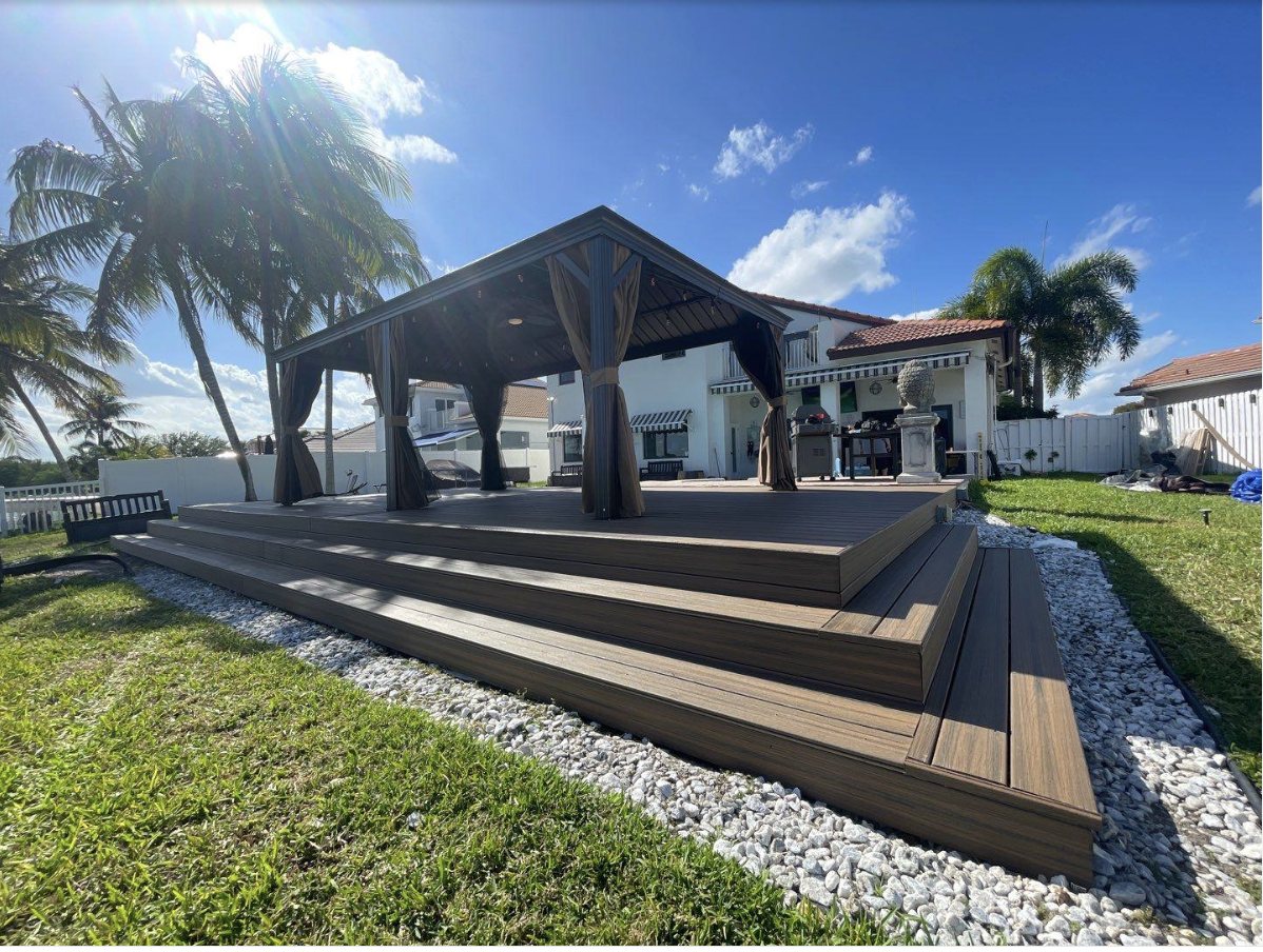 Cynthia Outdoor Deck